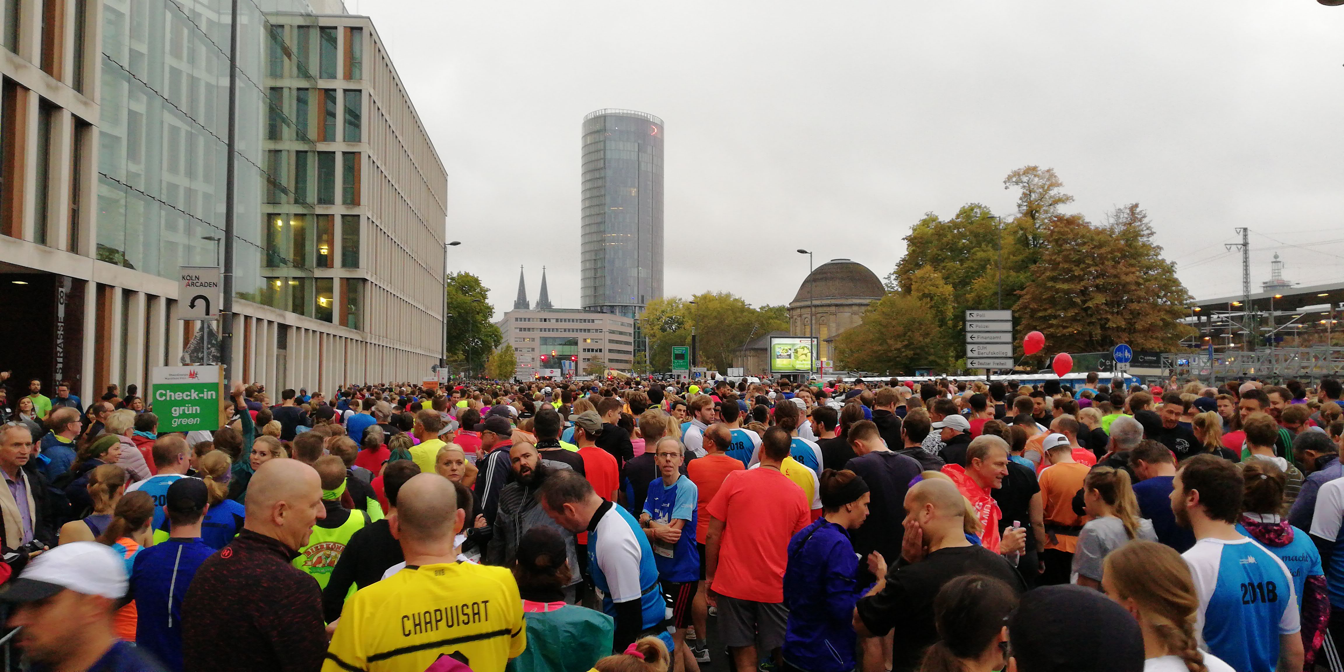 Startbereich Startblöcke Kölner Halbmarathon 2018