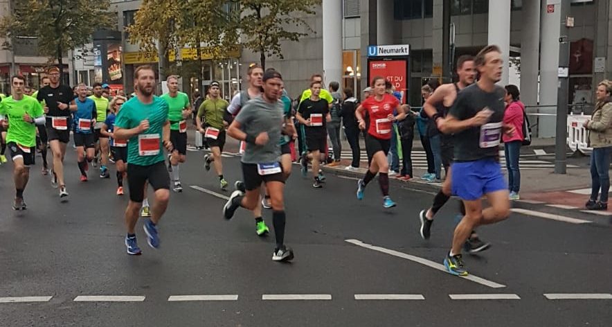 Kölner Halbamrathon 2018 Läufer km 2