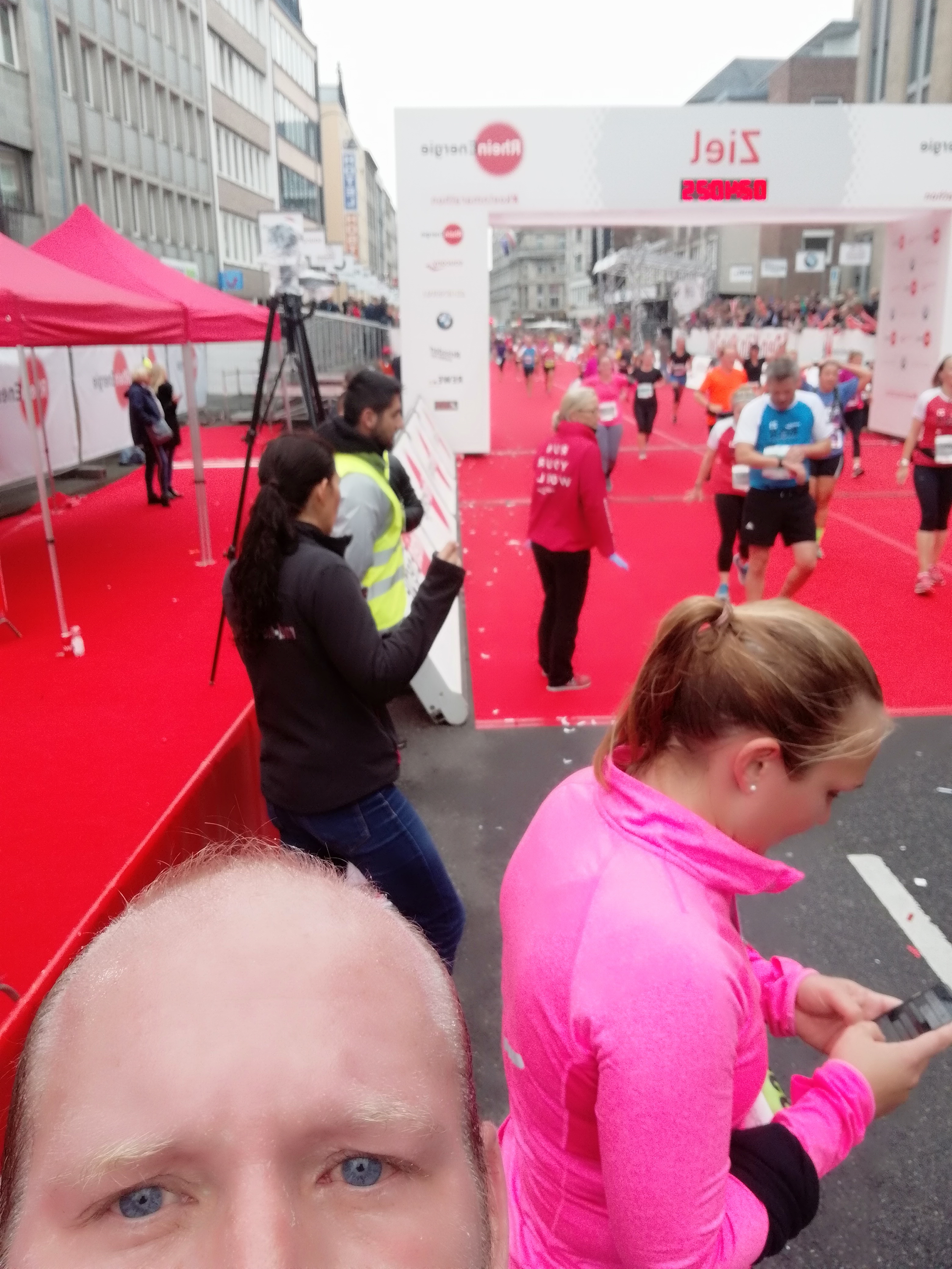 Zieleinlauf Rheinenergie Halbmarathon Köln